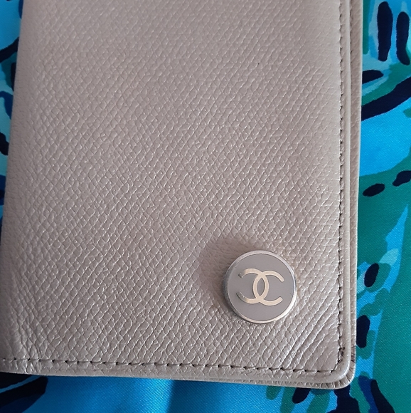 Chanel CC bilfold small wallet - Picture 2 of 9